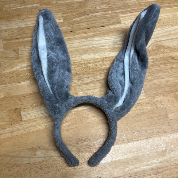 Bunny ears 🐰 - Picture 3 of 5